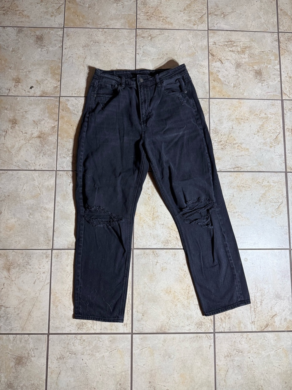 American Eagle ripped mom jeans
